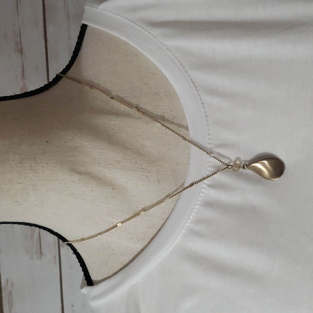 The Limited Gold Teardrop Necklace